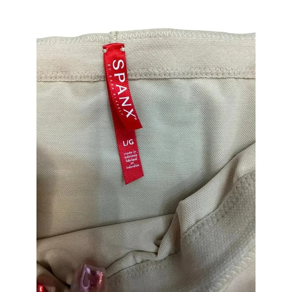 Spanx Waist Cincher Medium Support 10087R
Soft Nude Size Large - Picture 6 of 10